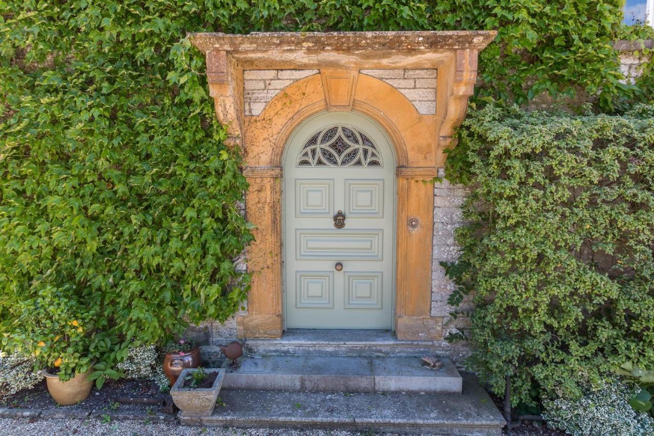 The Mount Somerton Retreat - Nr Bruton, Glastonbury, The Spectacular Wells Cathedral, Millfield School, Leonardo Helicopters, Yeovilton المظهر الخارجي الصورة