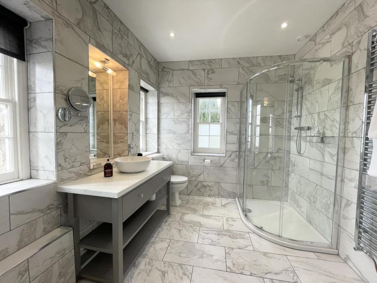 The Mount Somerton Retreat - Nr Bruton, Glastonbury, The Spectacular Wells Cathedral, Millfield School, Leonardo Helicopters, Yeovilton الغرفة الصورة