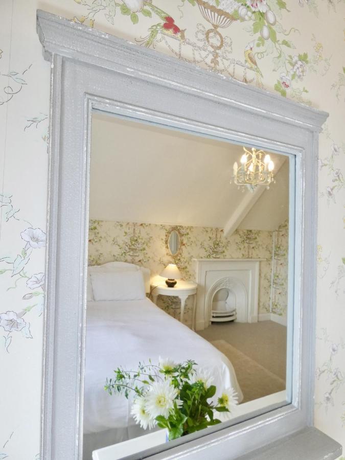 The Mount Somerton Retreat - Nr Bruton, Glastonbury, The Spectacular Wells Cathedral, Millfield School, Leonardo Helicopters, Yeovilton الغرفة الصورة