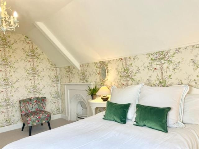 The Mount Somerton Retreat - Nr Bruton, Glastonbury, The Spectacular Wells Cathedral, Millfield School, Leonardo Helicopters, Yeovilton المظهر الخارجي الصورة